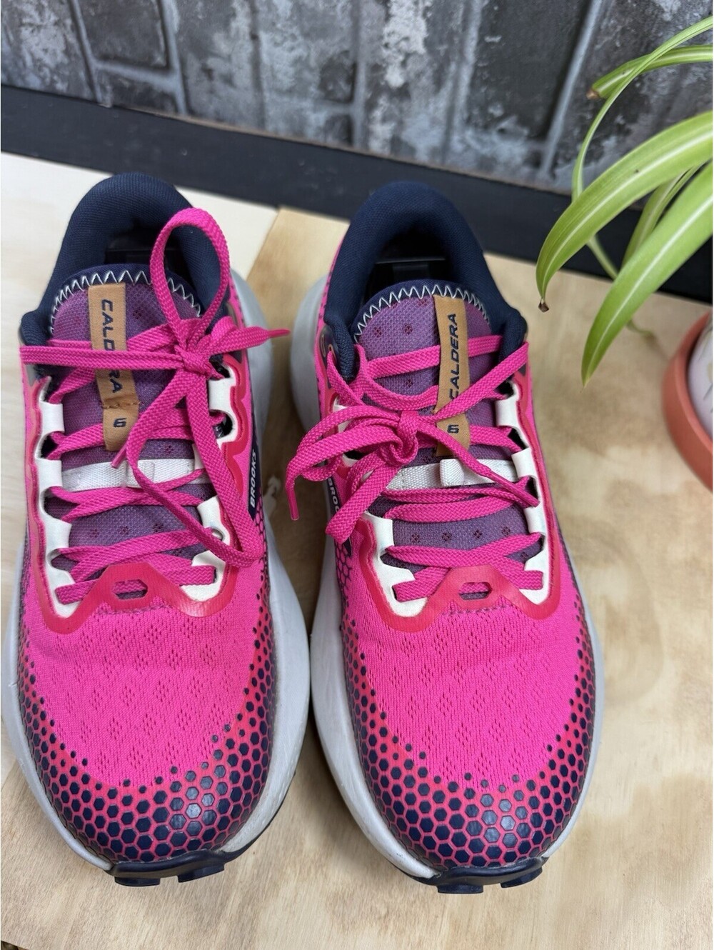 Brooks Caldera 6 -Women’s Pink/Navy Low Top LaceUp -Mesh Trail Running sneakers - Picture 4 of 10